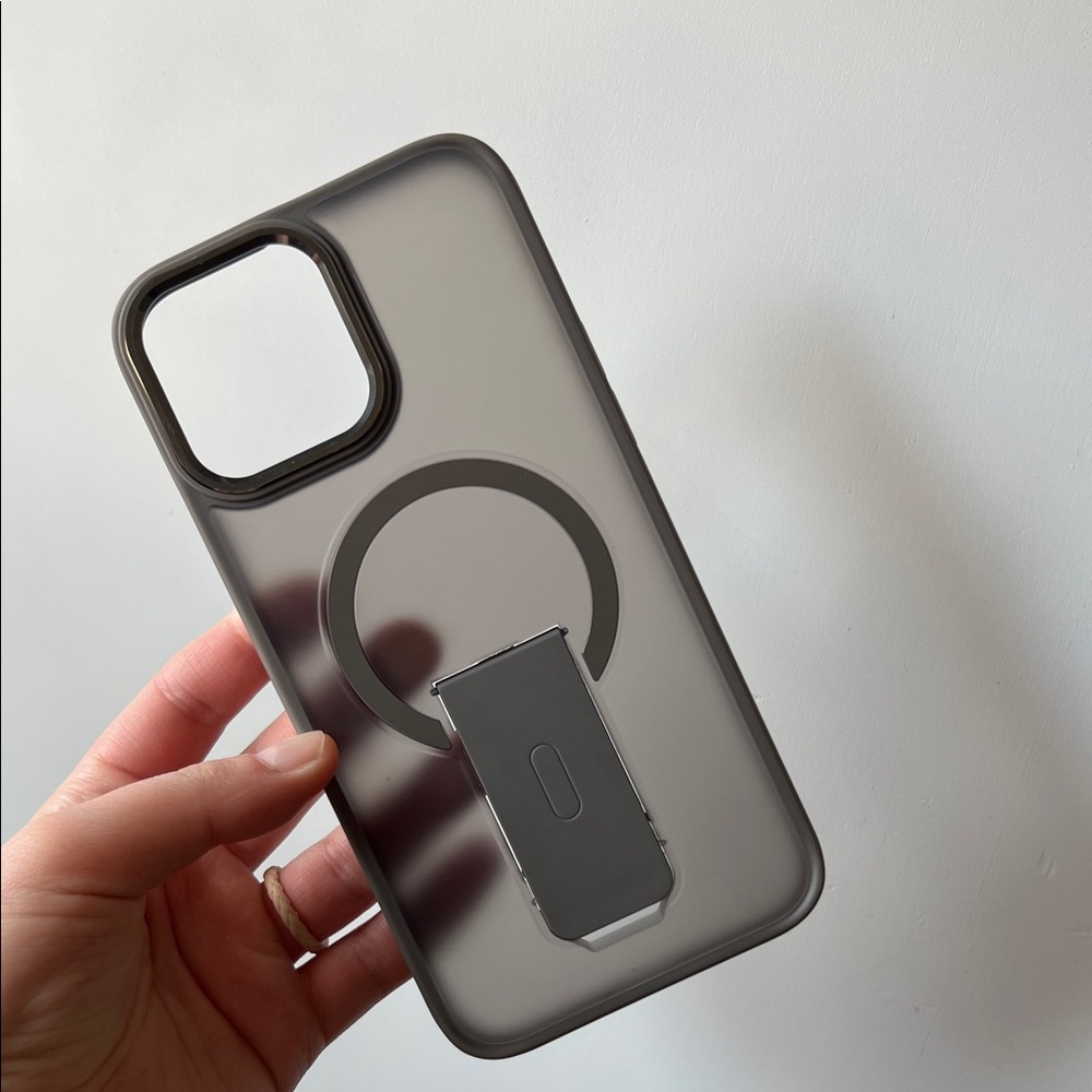 iPhone 13 Pro Max MagSafe cases